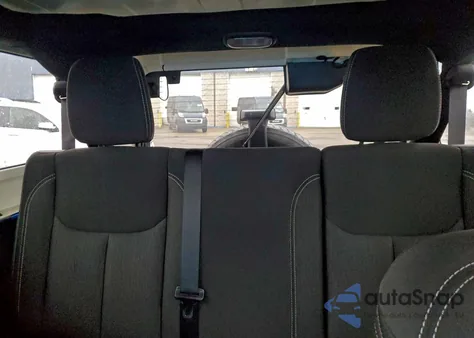 2016 Jeep Wrangler Unlimited Sahara z USA, uszkodzony, nr VIN 1C4BJWEG5GL310295